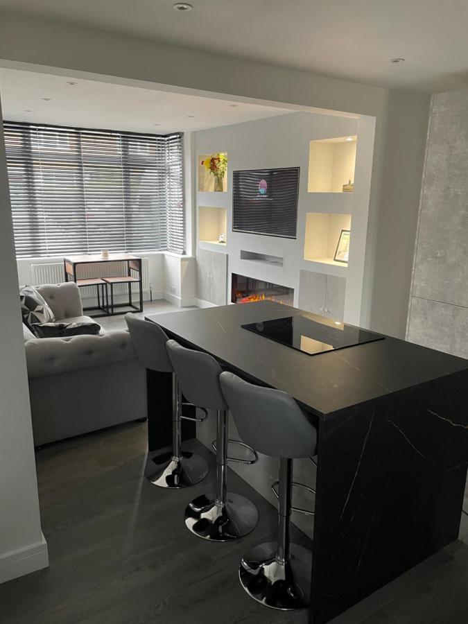 Va Home Stay - Close To Luton Airport, M1 & A505 Eksteriør bilde