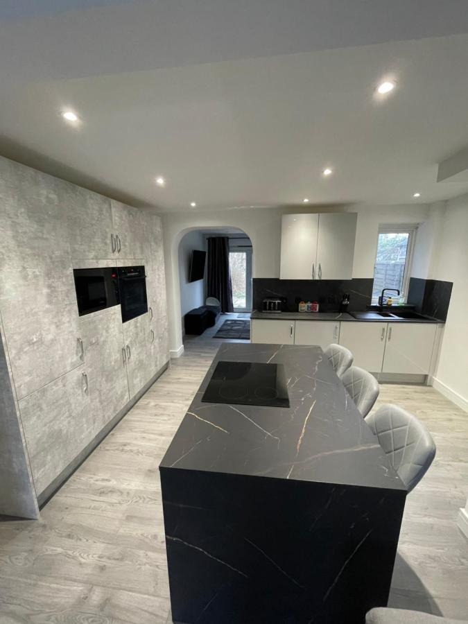 Va Home Stay - Close To Luton Airport, M1 & A505 Eksteriør bilde