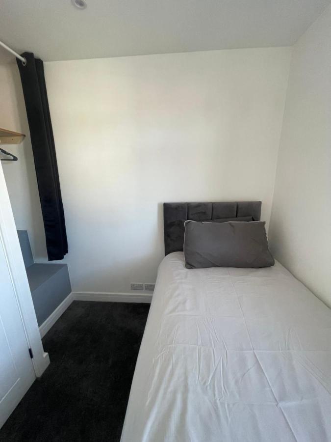Va Home Stay - Close To Luton Airport, M1 & A505 Eksteriør bilde